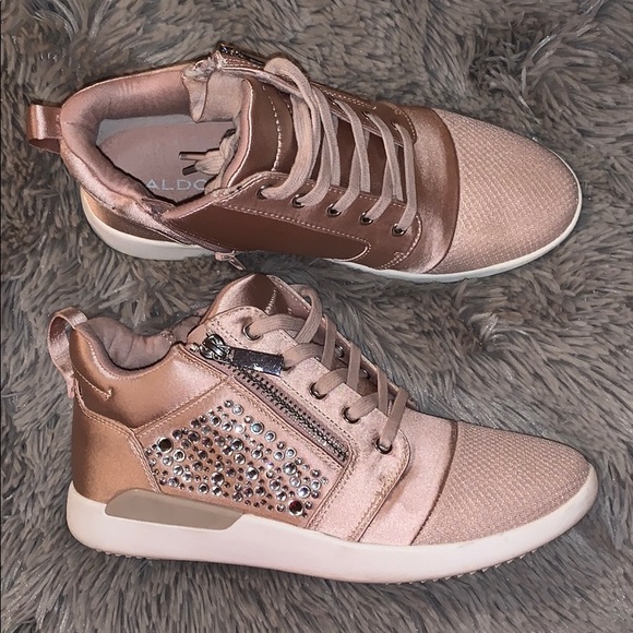 Pink sneakers - Picture 1 of 6